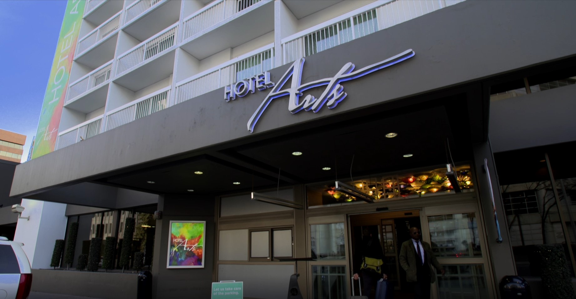 Hotel Refreshes Rooms with DIRTT